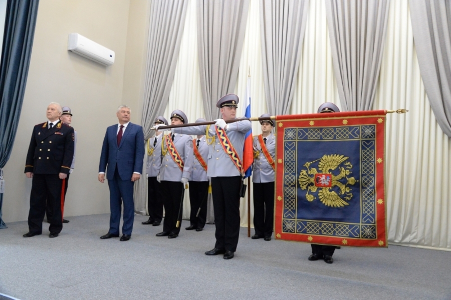 Министр вручил знамя пермской полиции