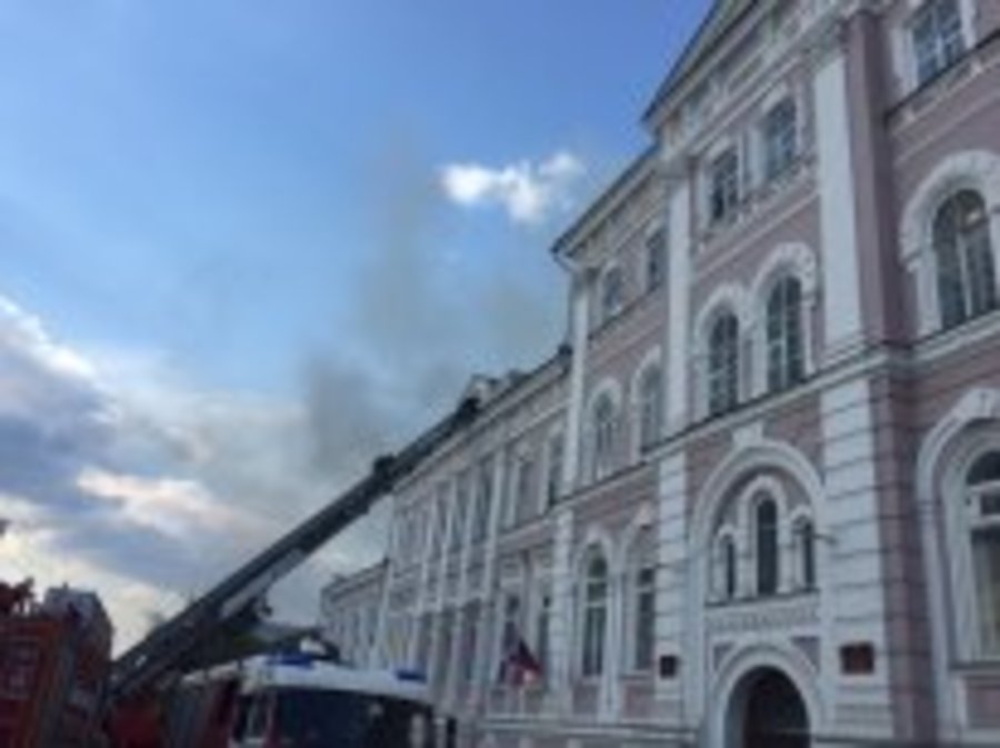 Из горящего здания Пермской академии культуры эвакуированы 220 человек