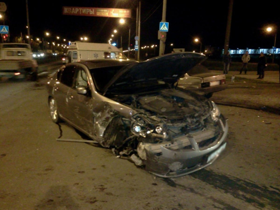 В Перми в столкновении трех автомобилей ранены пять человек - фото 1
