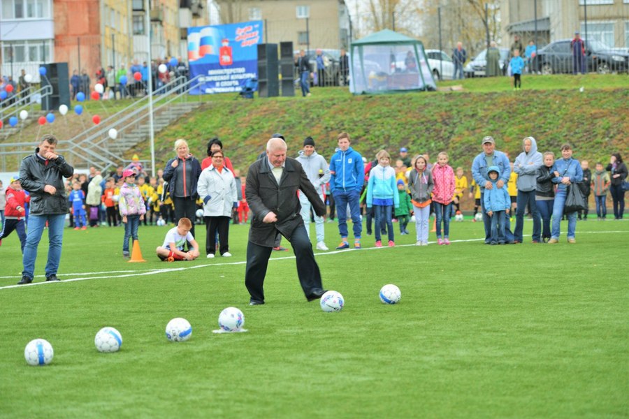 В Чусовом состоялось открытие универсального футбольного поля