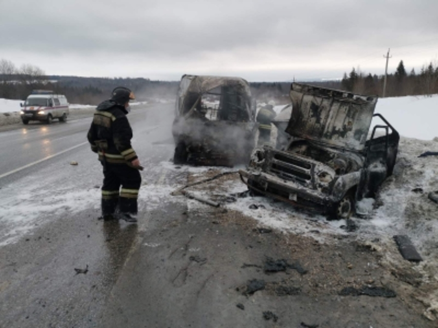 В Пермском крае в столкновении сгорели машины, есть погибшие
