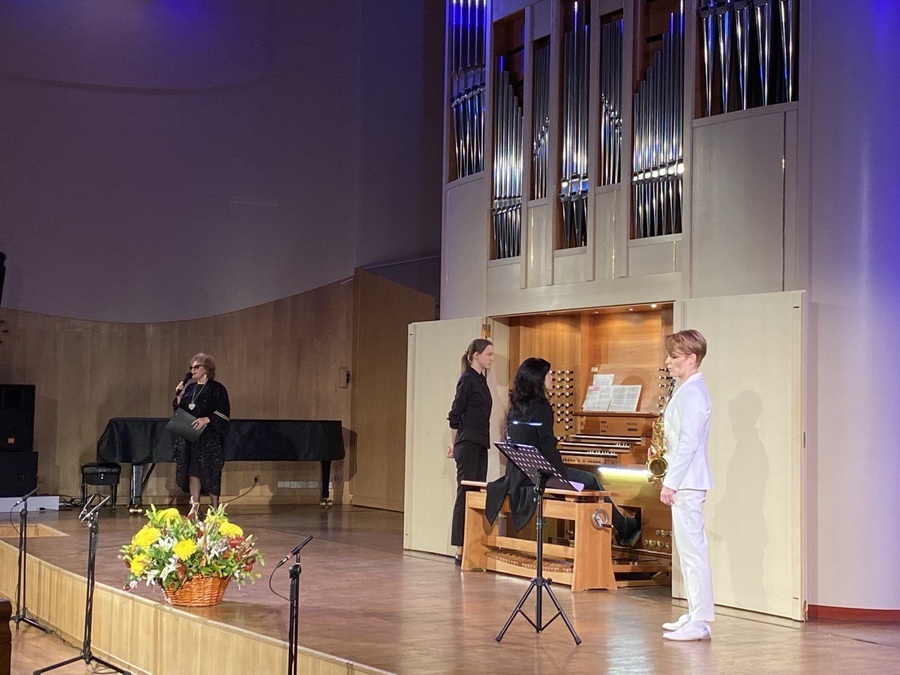 Сочетание несочетаемого: дуэт органа и саксофона прозвучал на сцене Пермской филармонии - фото 1