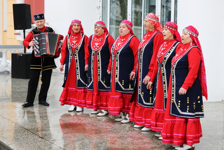 У Речного вокзала в Перми прошел праздник ледохода - фото 10