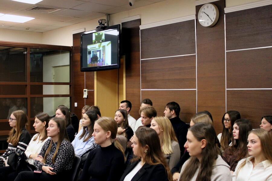 Студенты-юристы ПГНИУ посетили практические занятия в Пермском краевом суде - фото 3
